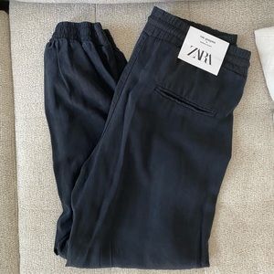 Zara Jogging Pant in Midnight Black, size Large